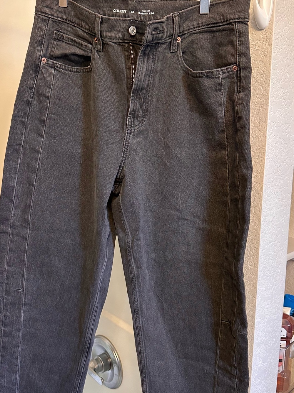 Old Navy women’s barrel jeans grey wash